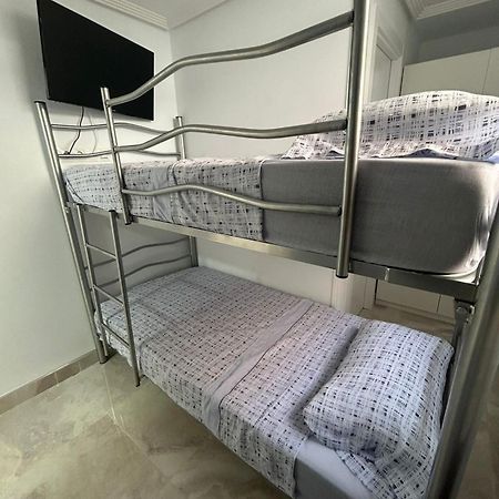Habitacion Doble O Compartida Con Bano Privado En El Centro De Madrid Bagian luar foto